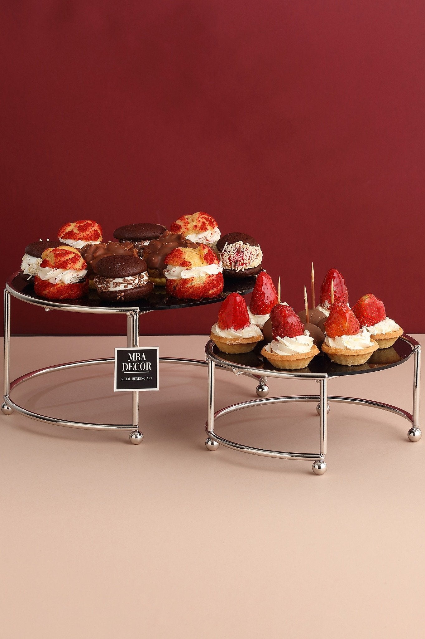 Set 2 Platouri Etajate pentru Candy Bar si Servire, Model Zigon, Metal Argintiu si Plexiglas Negru, 24-20 cm – MBA Decor