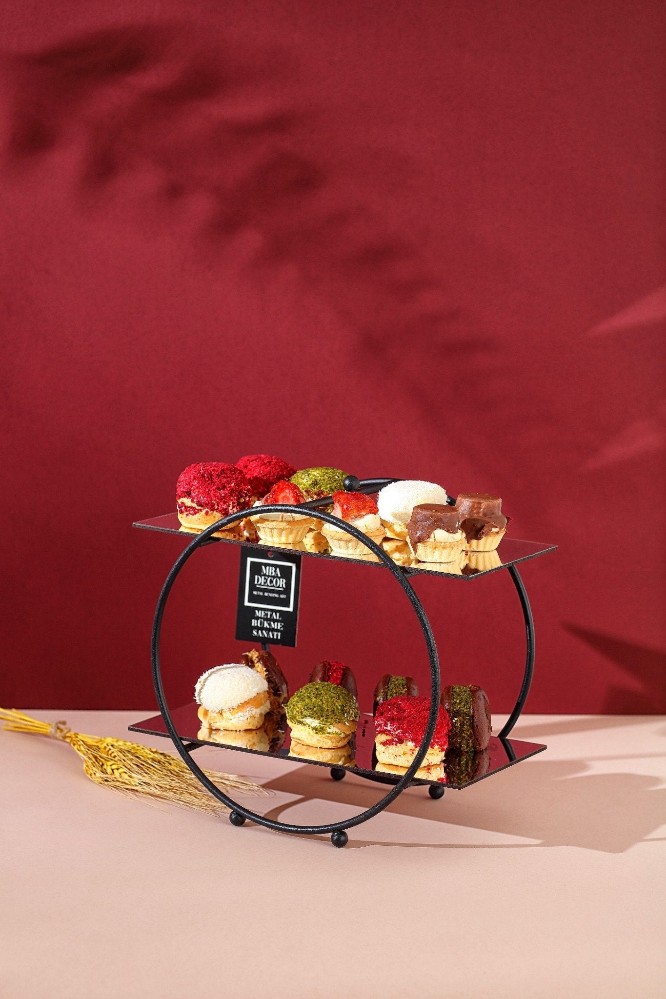 Suport Etajat Rotund Candy Bar, Metal Negru și Oglindă, 30x26 cm – MBA Decor